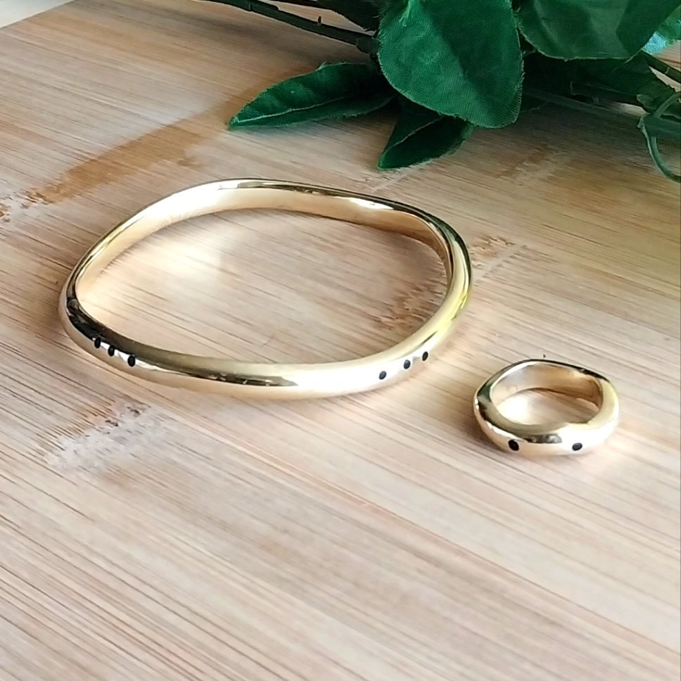 2pc Beautiful Kenyan Brass Wavy Dot Jewelry Set